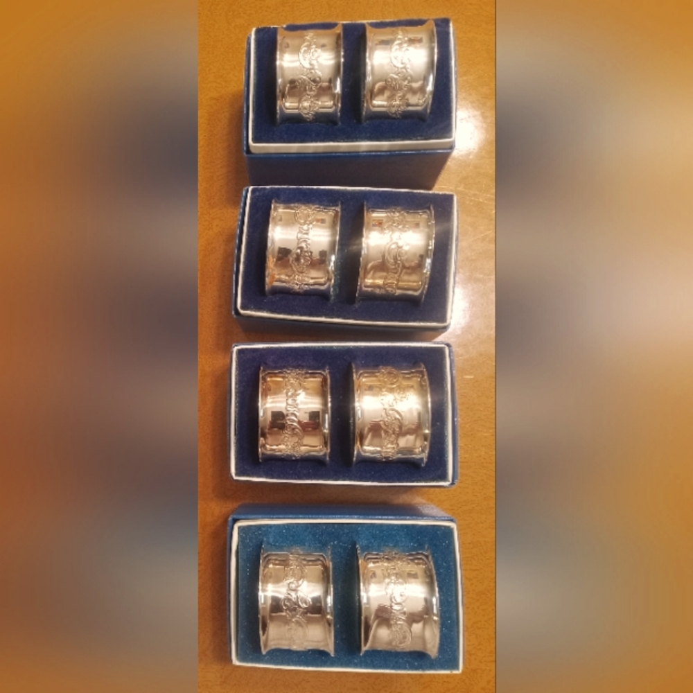 Wallace Siversmiths 734 Silver-Plated Napkin Rings in the Boxes, Set of 8